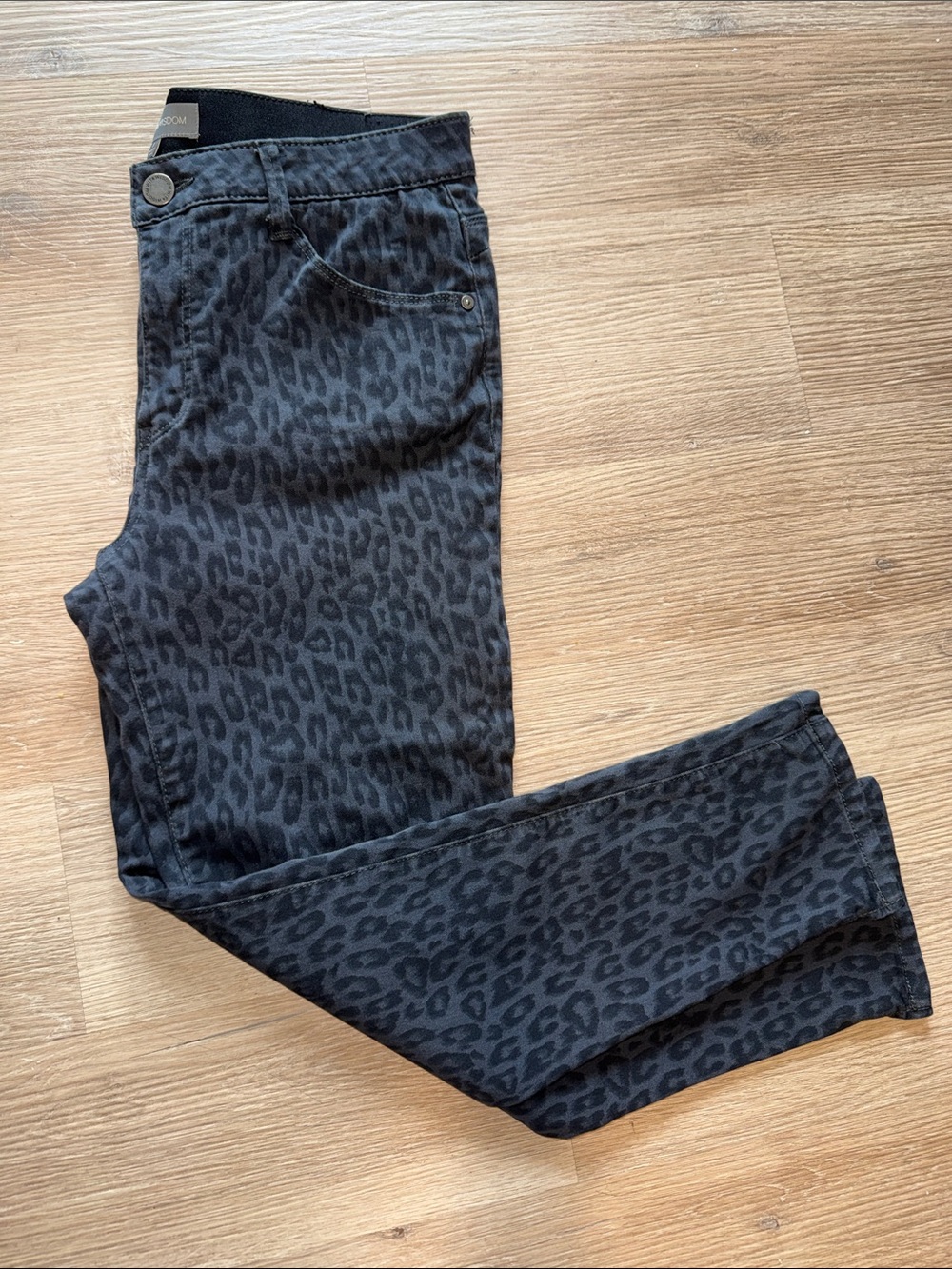 WIT & WISDOM "Ab-solution" Gray Leopard Print Stretchy Jeans